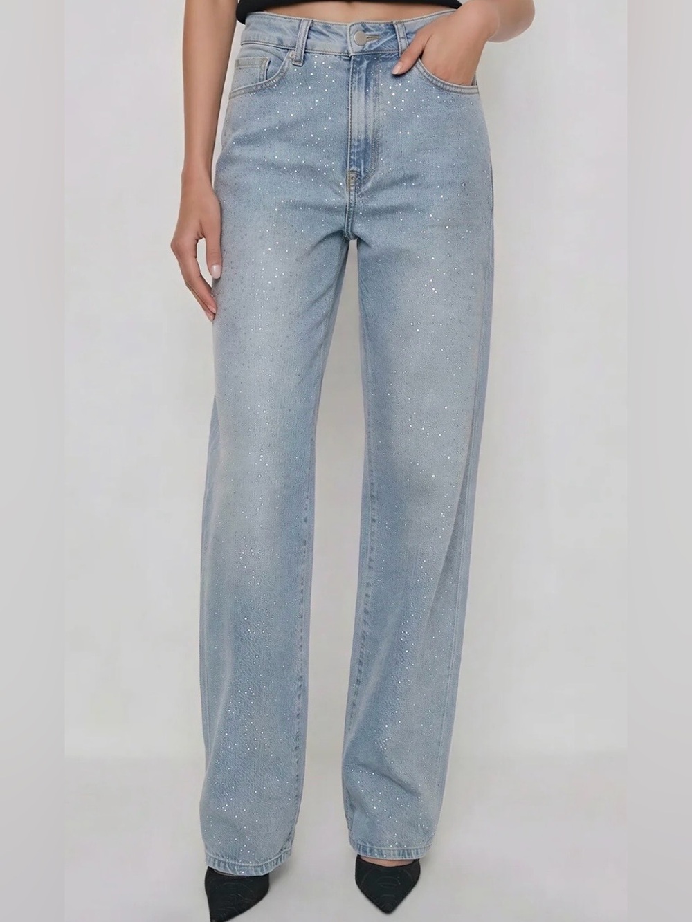 NWT ANWND Embellished Light Wash Jeans Size Medium